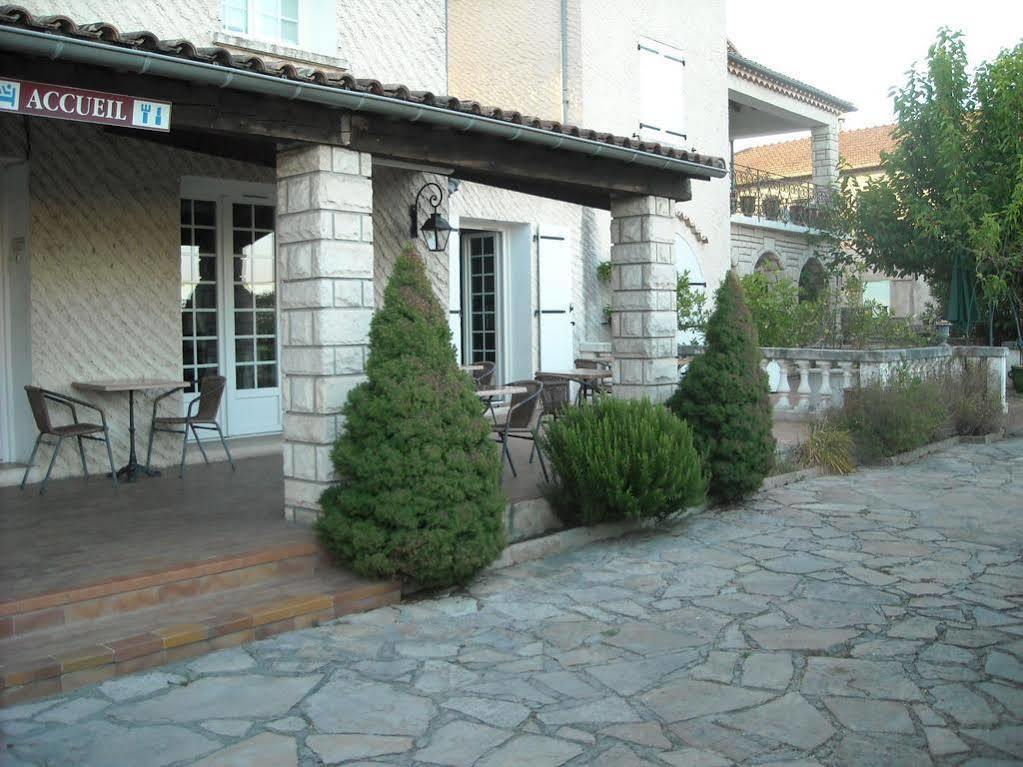 Hotel Ecusson Saint-Hilaire-de-Brethmas Exterior foto